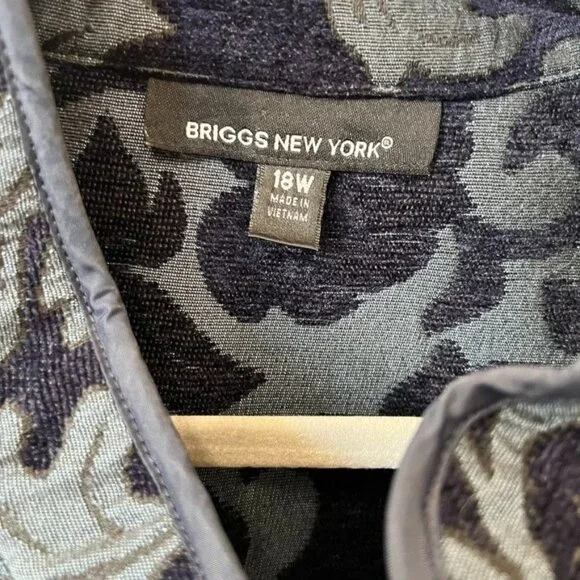 Briggs New York blazer, button front, damask, brocade, office wear - Picture 4 of 10